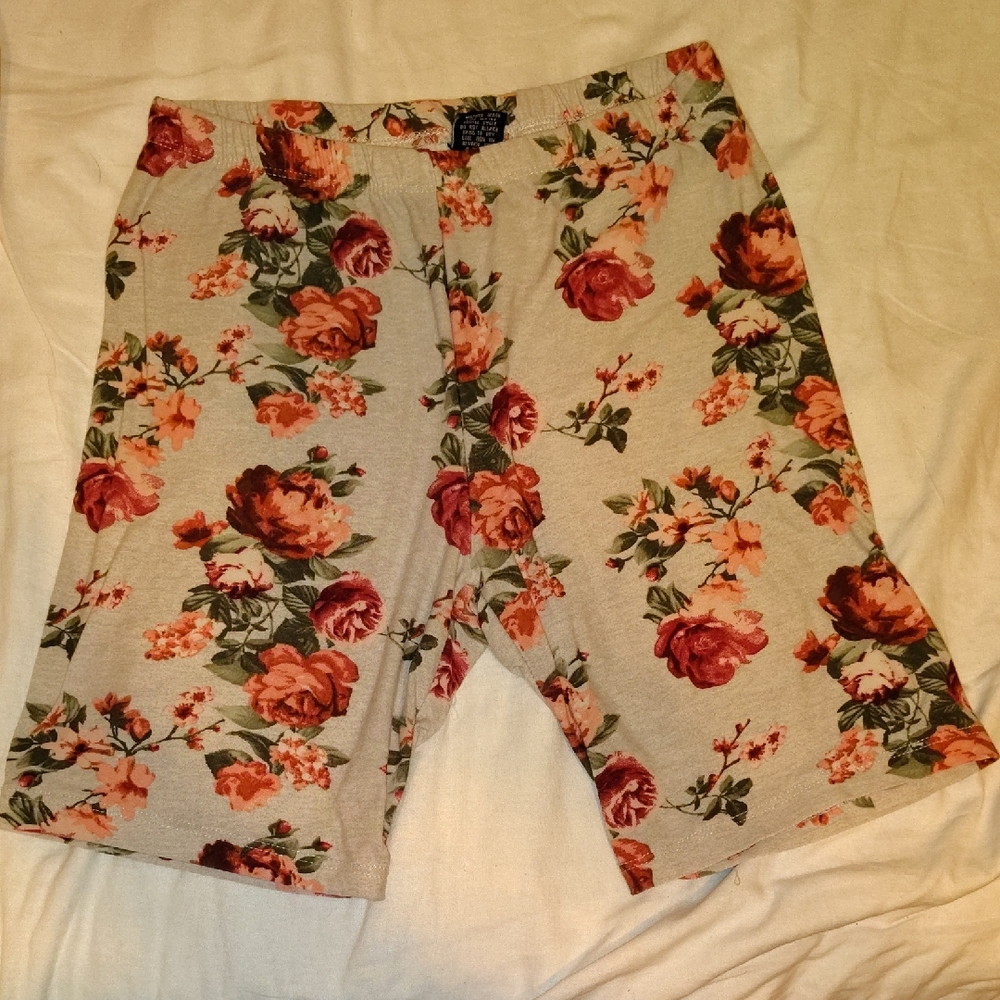 Source Unknown Floral Kids Shorts - Red and Cream